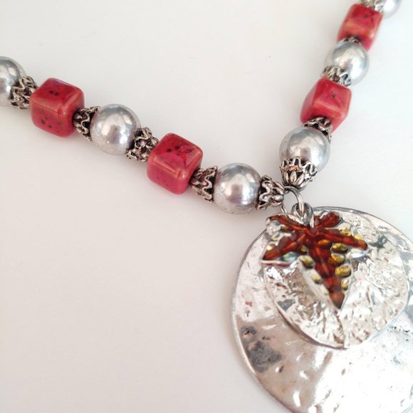 Red ceramic beads w/silver pendant necklace - Picture 13 of 16